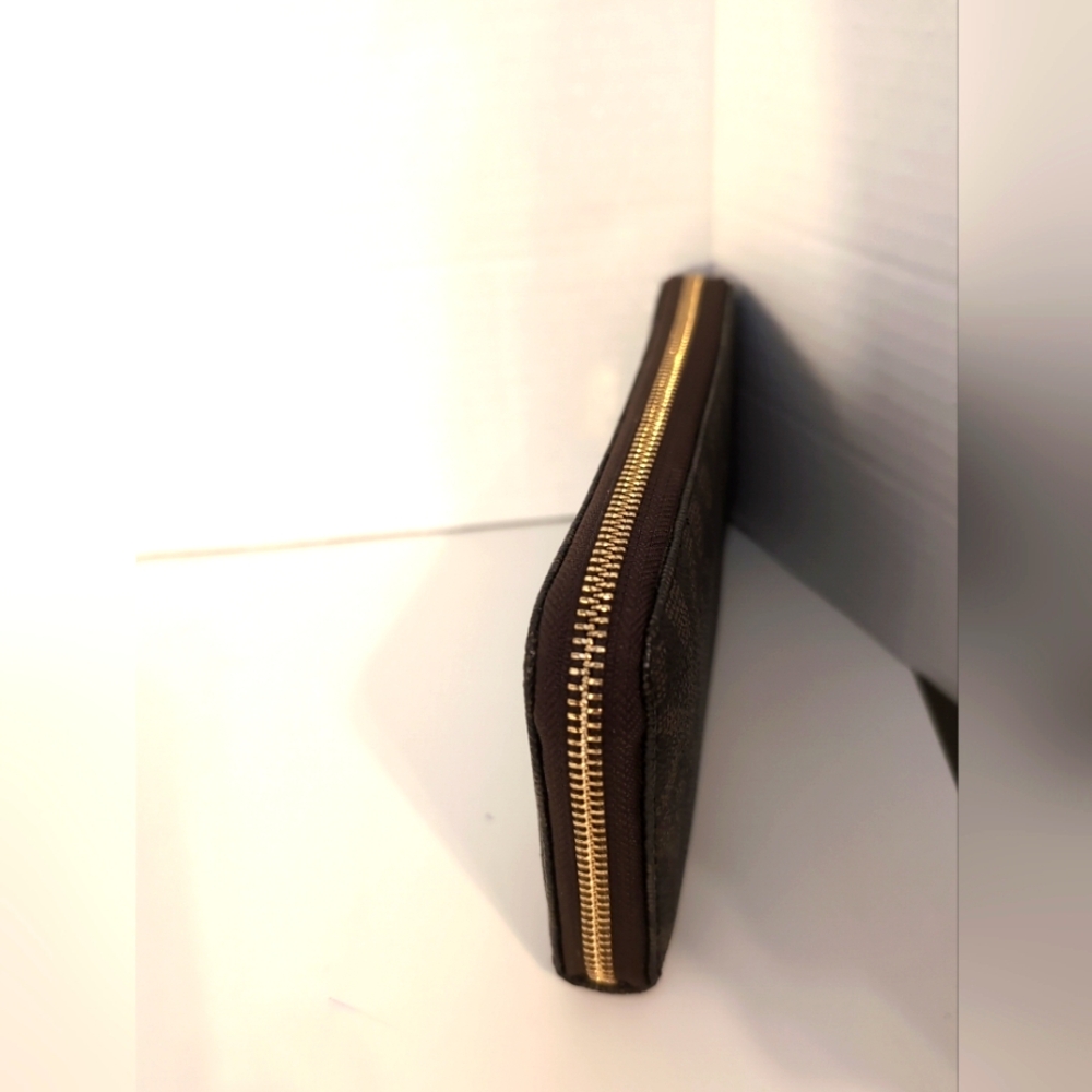 Michael Kors MK Logo Brown Gold Zip ‎ Clutch Continental Wallet - Picture 2 of 10
